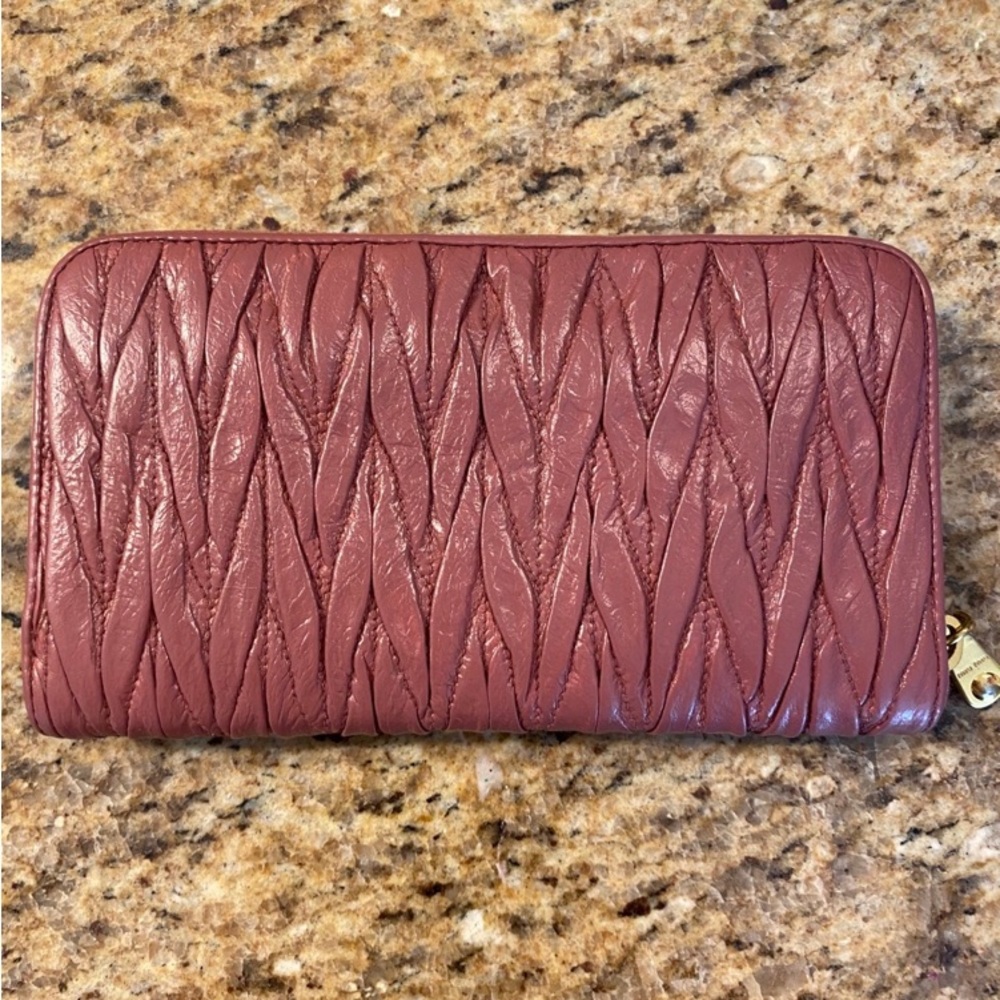 Long Zippy Miu Miu Wallet Mauve Colors. Beautiful - image 3